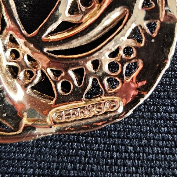 Vintage Whimsical Openwork Gold Knot Pin Brooch by Gerry's Creations - Picture 6 of 7